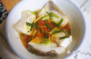 Steamed Grass Carp with Green Herbs