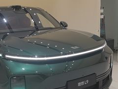 -理想汽车(世纪汇店)