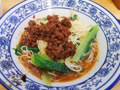 -渝之汇牛肉豌杂面
