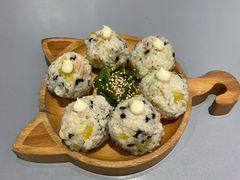 金枪鱼手握饭团-chicken plus韩国炸鸡(城阳店)