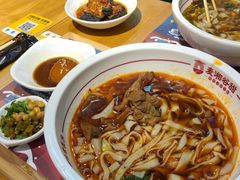 -呷佬·长沙手工米粉(金沙江路店)