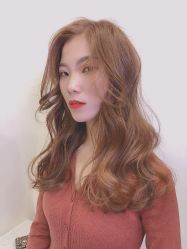 -银星女王公园发型艺术沙龙