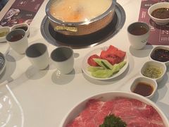 -洪氏嗨捞·广东猪肚鸡·椰子鸡火锅(西咸万象城店)