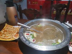 -乡土黄·鲜牛肉火锅·小龙虾(兴业街店)