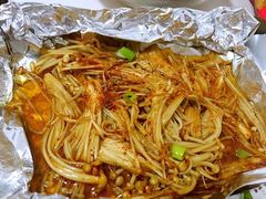 -布尔津河堤夜市