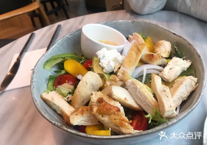 wagas沃歌斯(三里屯店)鸡肉芒果色拉图片