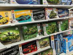 -玩动奇季品牌玩具超市