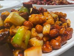 宫保鸡丁-渝信川菜 · 川味家常菜(财富购物中心店)