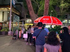 -詹爷爷乌节路街头冰淇淋