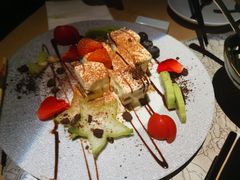-穹六人间 people 6(岳阳路店)