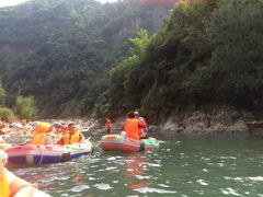 -安吉龙王山峡谷漂流