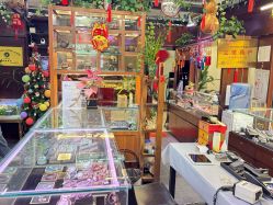 -灵彩珠宝(朗香街店)