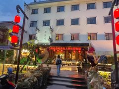 -头上红煨盐鸡·非遗院子餐厅
