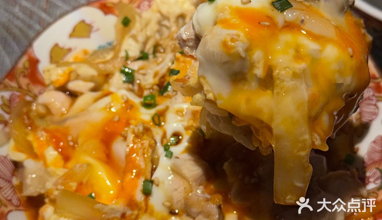 鸡皮饺子炒乌冬，碳水上头脑袋蒙