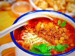 金牌杂酱面-胖胖板凳面