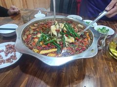 -乡土特色.冷锅鱼.牦牛肉汤锅