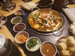 -顶顶汤火牛排火锅·经典铜锅涮肉