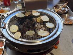 -围炉肉舍•炭烤活鳗•丹东海鲜烤肉(步行街店)