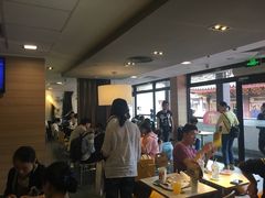 等位区-麦当劳(鼓楼店)