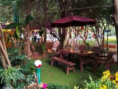 -月亮眼花园餐厅书吧酒吧