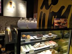 面包甜点陈列柜-麦当劳(中山公园龙之梦店)