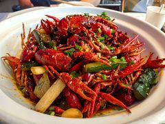 -肥小宝·金牌油焖大虾(襄阳龙虾地标店)