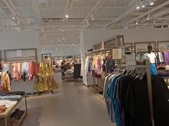-URBAN REVIVO(北京斯普瑞斯奥特莱斯店)