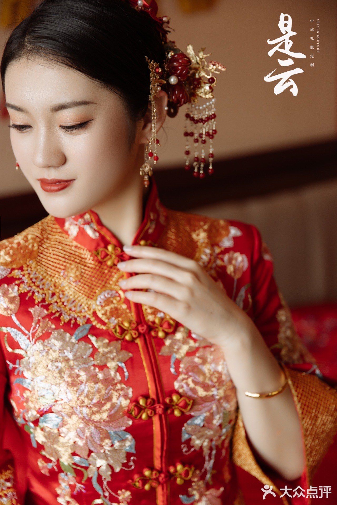 这样“哇塞”的中式嫁衣 中国红太惊艳了[爱心]