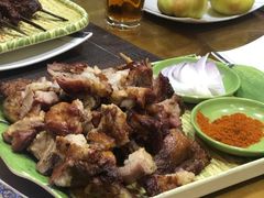 烤羊腿-乡村馕坑肉·烧烤·新疆菜·本地人更爱吃(阿勒泰首店)