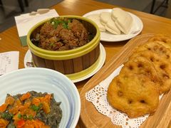 -莲餐厅·湖北菜·潜江小龙虾店(愚园路店)