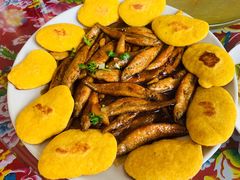 贴饼子炖小鱼儿-何适山庄 ·可团建(水长城P2停车场店)