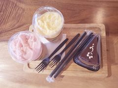 -Cha Café and Bistro