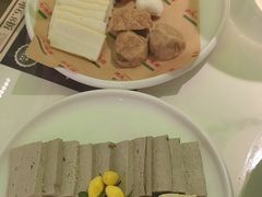 -洪氏嗨捞·广东猪肚鸡·椰子鸡火锅(西咸万象城店)