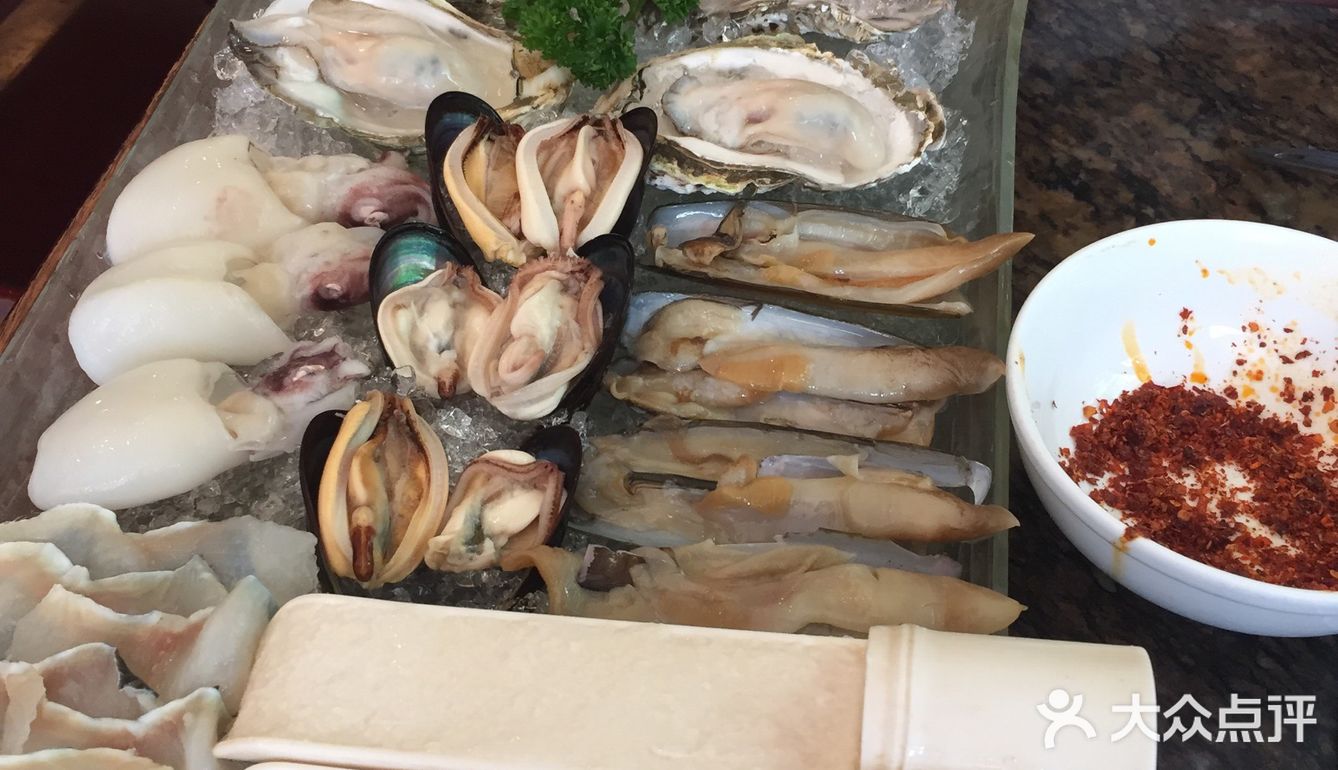 到店外面看到外面环境真的不是很想去，到了店内环境也不咋