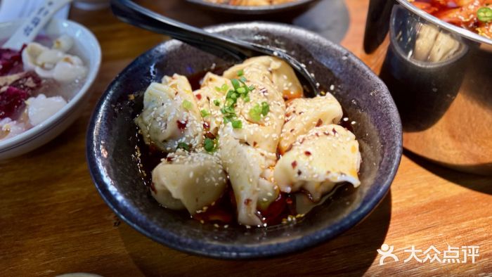 归蜀第成都串串料理(梅花路店)红油抄手图片