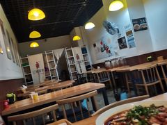 大堂-三顾冒菜·麻辣烫(万达店)