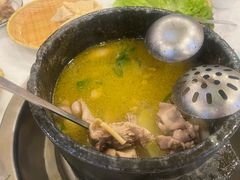 -鲁朗纳麦石锅鸡庄园