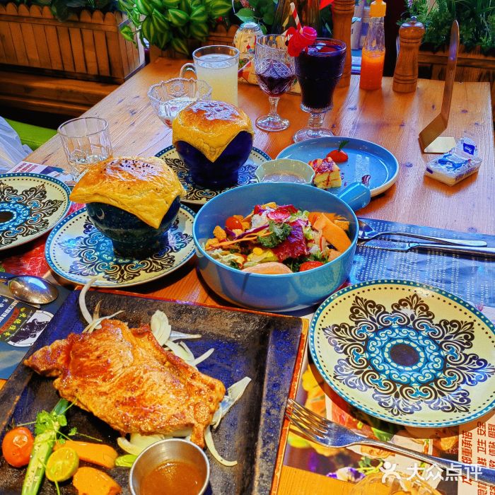 米德维奇俄式西餐厅(西六道街店)莫斯科火焰牛排图片