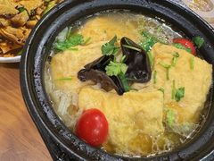 -三鞭一花·独一处·元英砂锅(海光寺店)