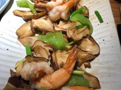 虾仁炒野生松茸-中8楼风尚云南菜(颐堤港店)