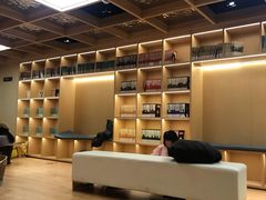 -漕河泾街道图书馆(漕河泾社区文化活动中心店)