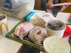 -麦当劳(世界城广场店)