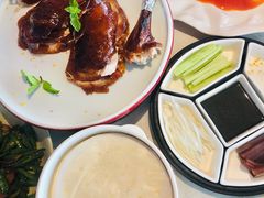 精品烤鸭-悦江(梅奔中心店)