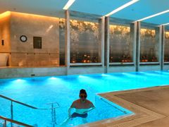 -成都华尔道夫酒店游泳池