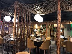 大堂-日进一片海.生腌海鲜火锅.宵夜烧烤(三里屯总店)