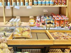 -顶东面包花园·生日蛋糕(世博店)