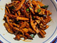 腊肥肠炒杏鲍菇-荆九爷爆炒桥头三嫩(浙大店)
