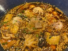 鲍鱼海参毛血旺-渔语鱼新川菜Bistro(万象天地店)