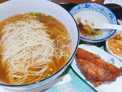 -百年老字号·观振兴蟹黄面·三虾面·苏式面(观前街富仁坊巷店)