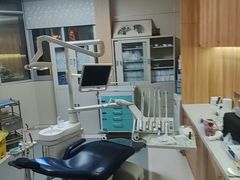-上海仁爱医院口腔科 · 种植